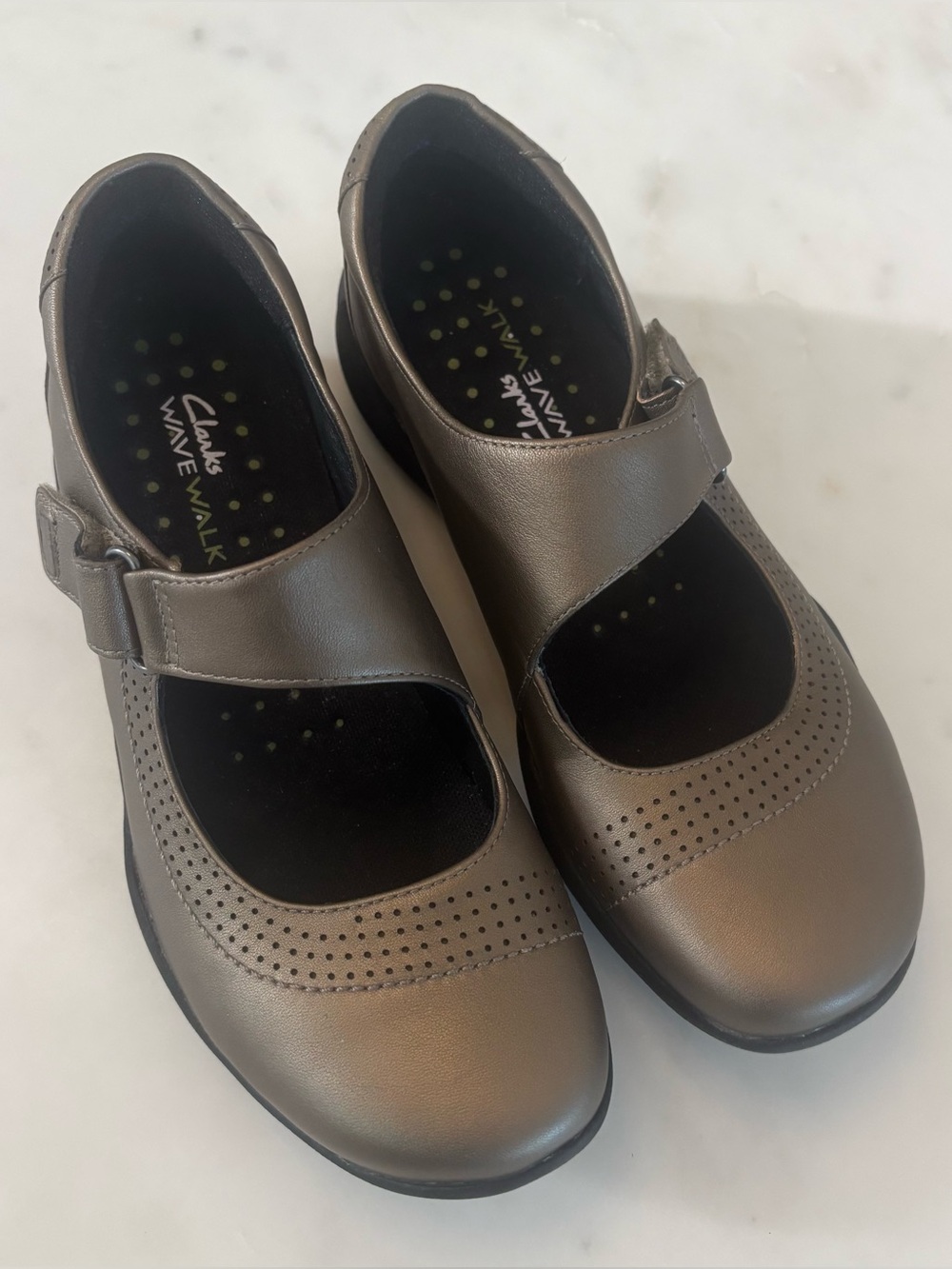 Clarks Wave Walk Mary Jane pewter metallic shoes Size 7